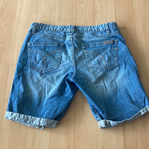 Calvin Klein Jeans boyfriend cut shorts - Picture 5 of 8